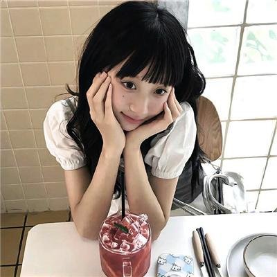 女孩爱跑步